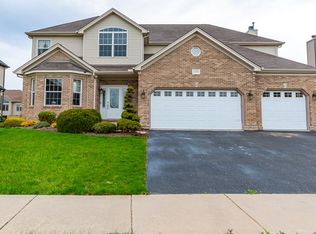 15714 S Creekview Dr, Plainfield, IL 60544