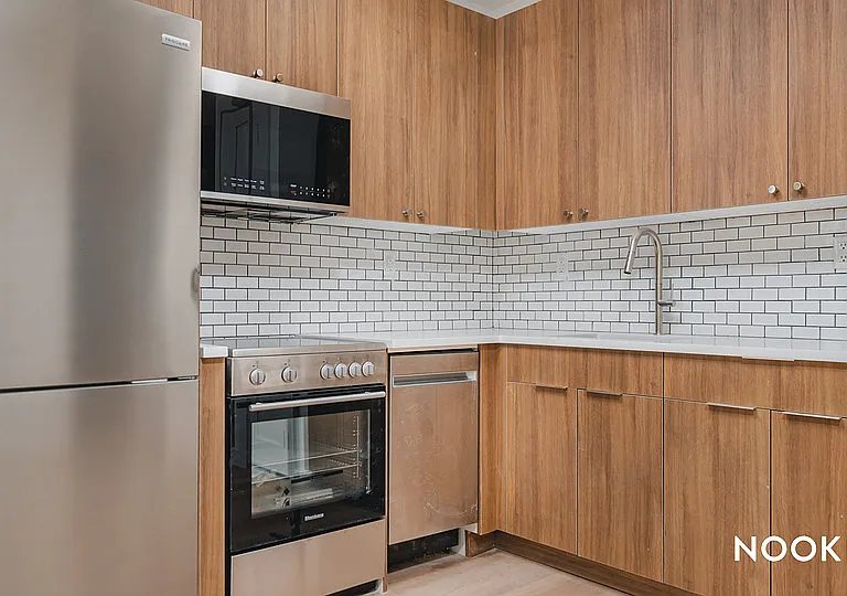 68 Gold St #4W — Photo 5