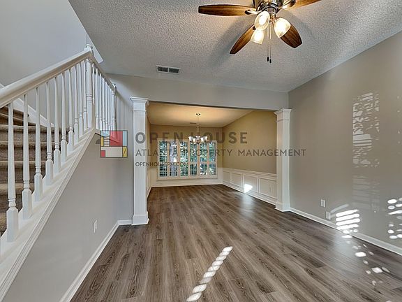 5th image of 3441 Chastain Glen Ln NE
