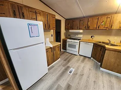 3 bed, 1300 sqft, $1,500 — Photo 2