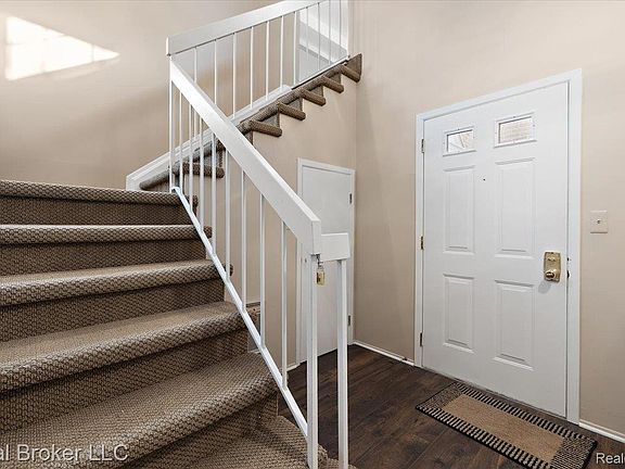 4th image of 36952 Ridgedale Ct