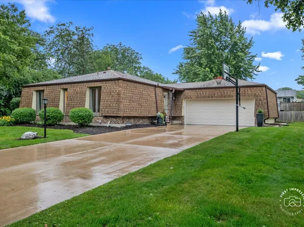 1024 Maple Ln, Batavia, IL 60510