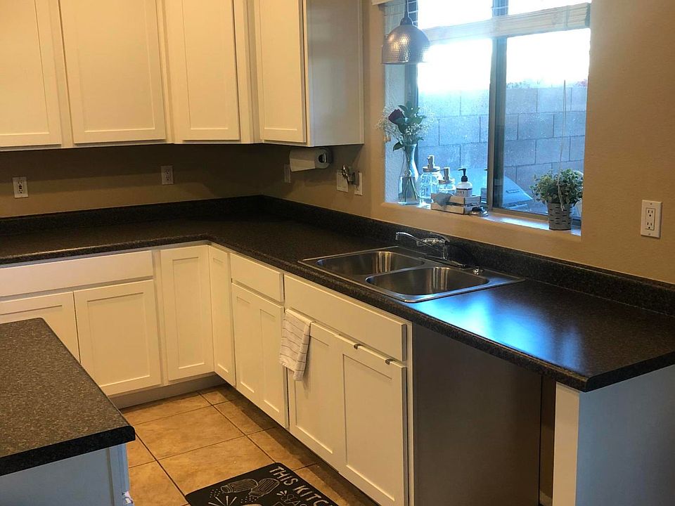 2nd image of 3943 S Crosscreek Dr