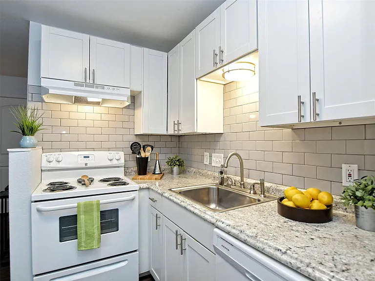 1840 Burton Dr #109 — Photo 9