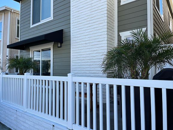 The front patio. A great area to eat, or just enjoy the beach vibe atmosphere. bring the outside in. Gas barbecue and lots of outdoor furniture.