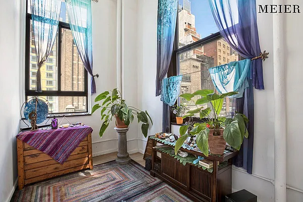 Sold by MEIER | media 4