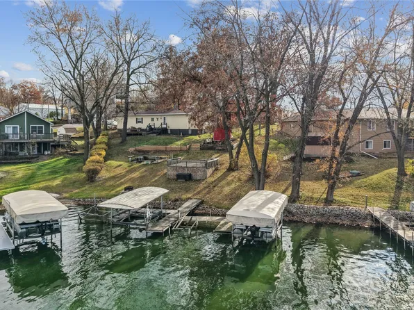 276 Center Point Dr, Montezuma, IA 50171