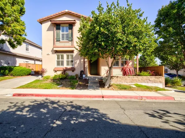 581 Dutch Elm Dr, Hercules, CA 94547