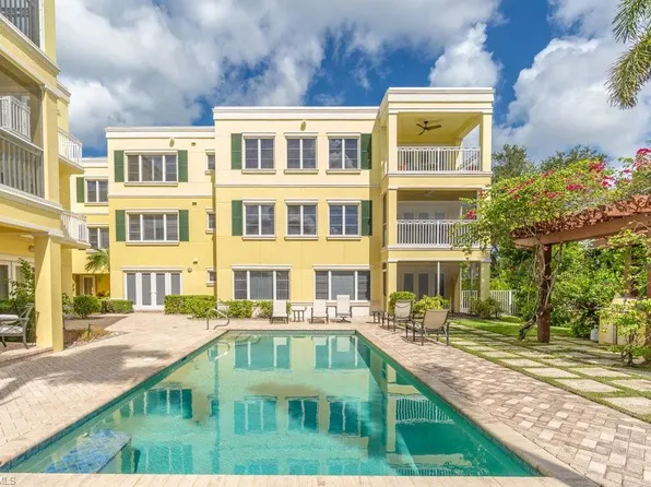 300 3rd Ave S #3, Naples, FL 34102