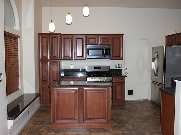 Kitchen - Newly Remodeled - Granite, Stainless Steel, Tile