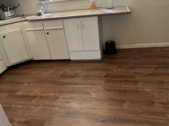 2nd image of 10304 Lord Dr