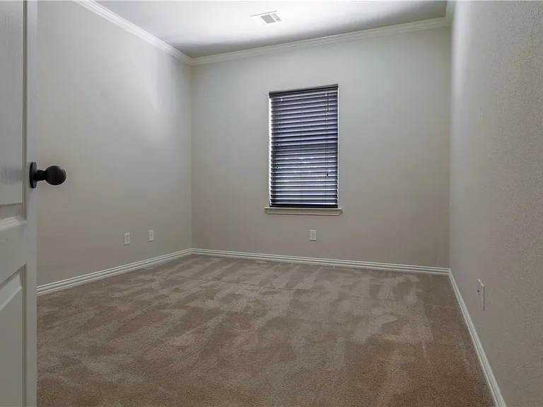1805 Desoto Dr — Photo 20
