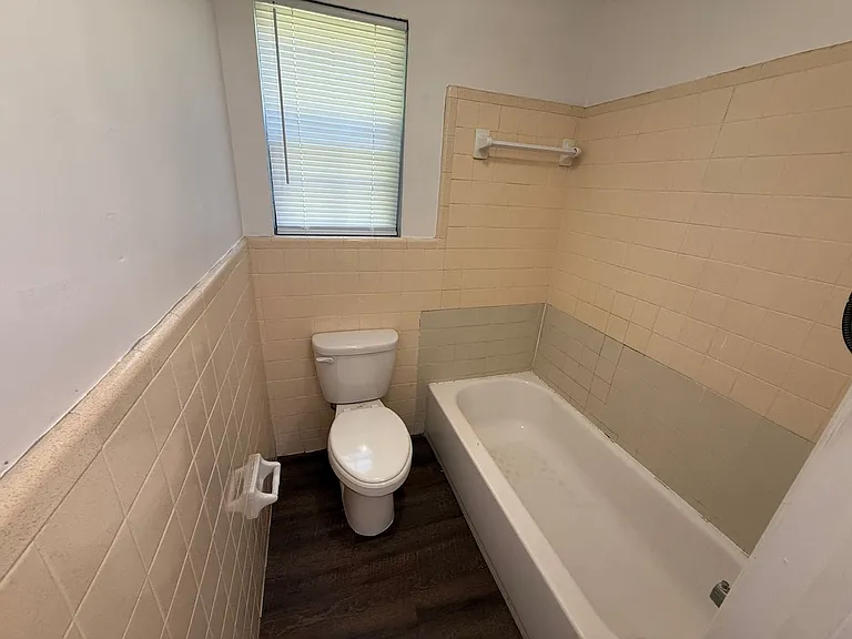 886 Meginnis Ln — Photo 14