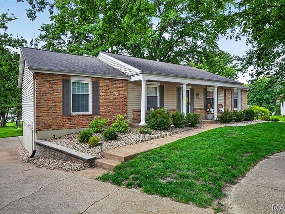 3rd image of 15580 Clover Ridge Dr