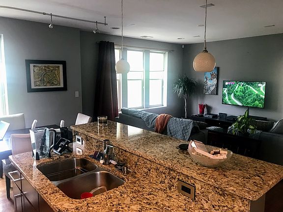 4th image of 4835 N Ashland Ave APT 2W