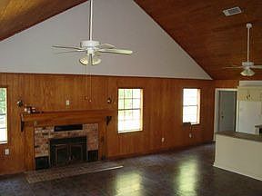 2nd image of 124 Gunter Rd