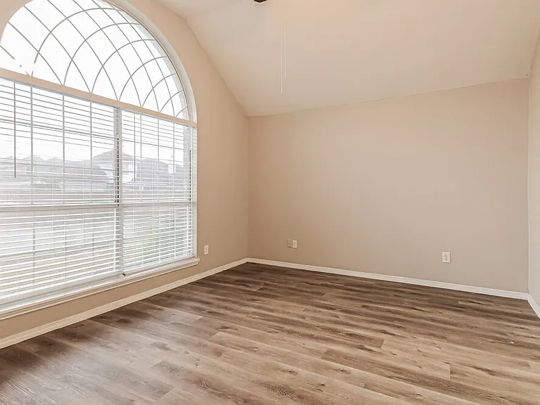 2840 Helen Ln — Photo 14