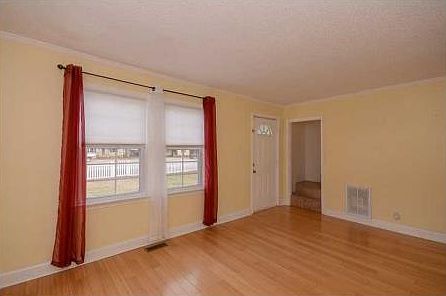 5th image of 8253 Chesapeake Blvd