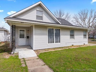 410 W Davis Dr, Nowata, OK, 74048