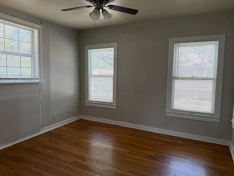 237 Pershing Ave #4 — Photo 4