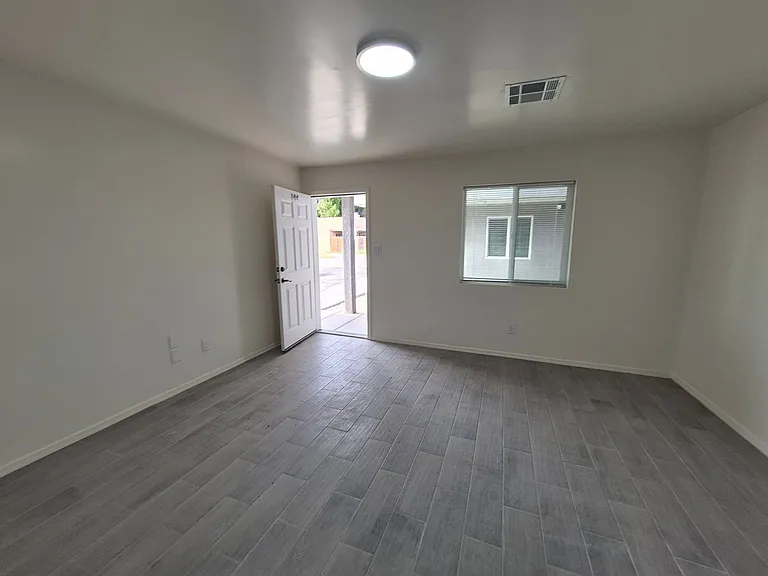 253 S 17th Ave — Photo 24