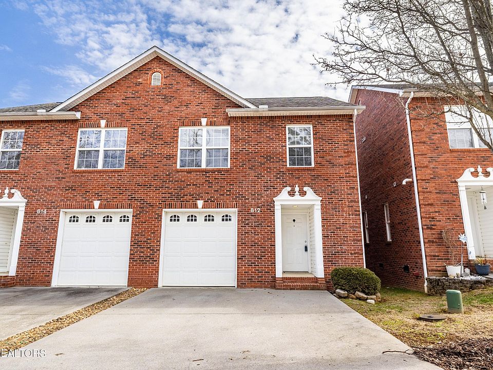 1st image of 812 Blue Spruce Way