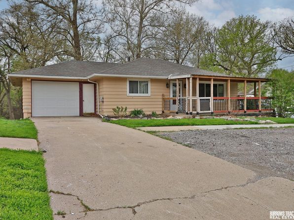 801 E Eldora Ave, Weeping Water, NE 68463