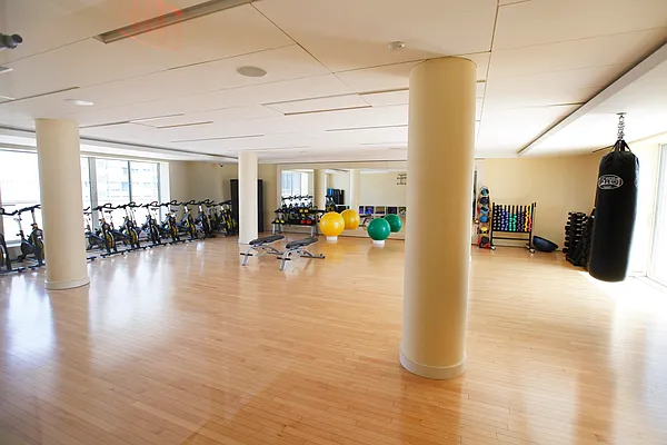 Rented by Avenues Real Estate | media 27