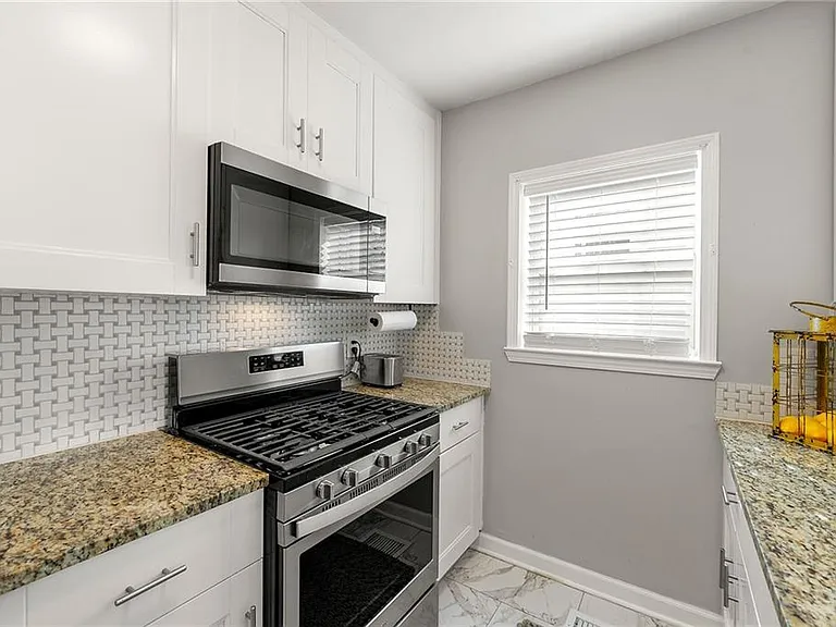954 Fern Ave SE — Photo 8