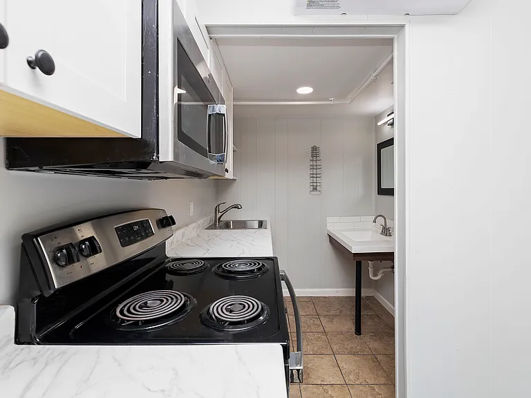 Town Center Apartments — Photo 14
