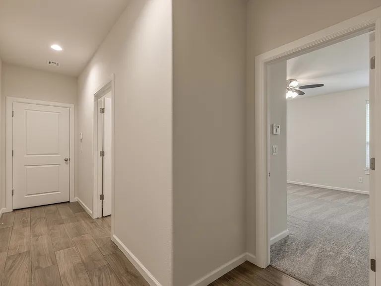 624 N Cedar Ave — Photo 17