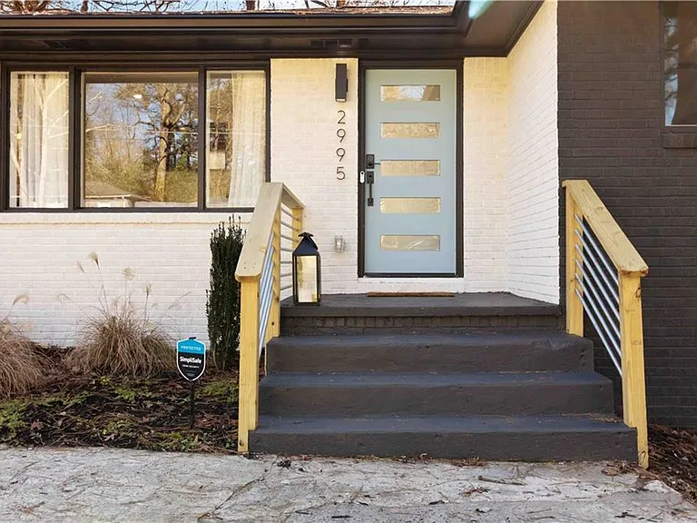 2995 Pasadena Dr — Photo 4