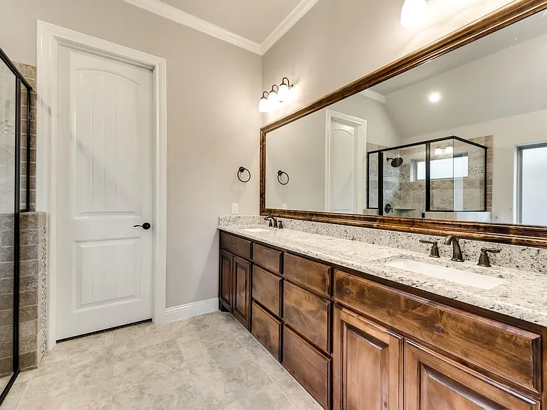 3105 Main St — Photo 12