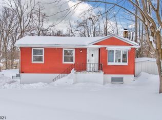 36 Tobyhanna Trl, Hopatcong, NJ 07843