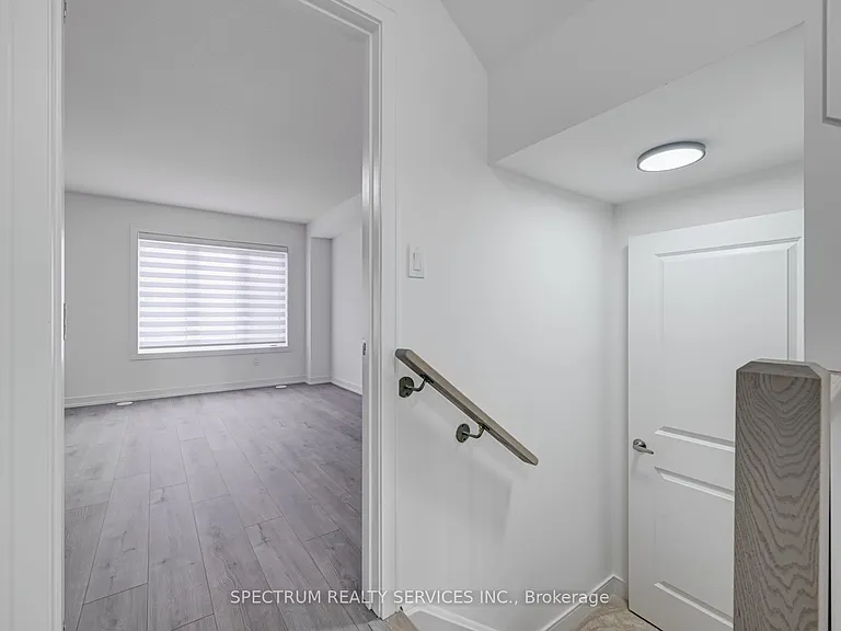 146 Blue Forest Cres — Photo 45
