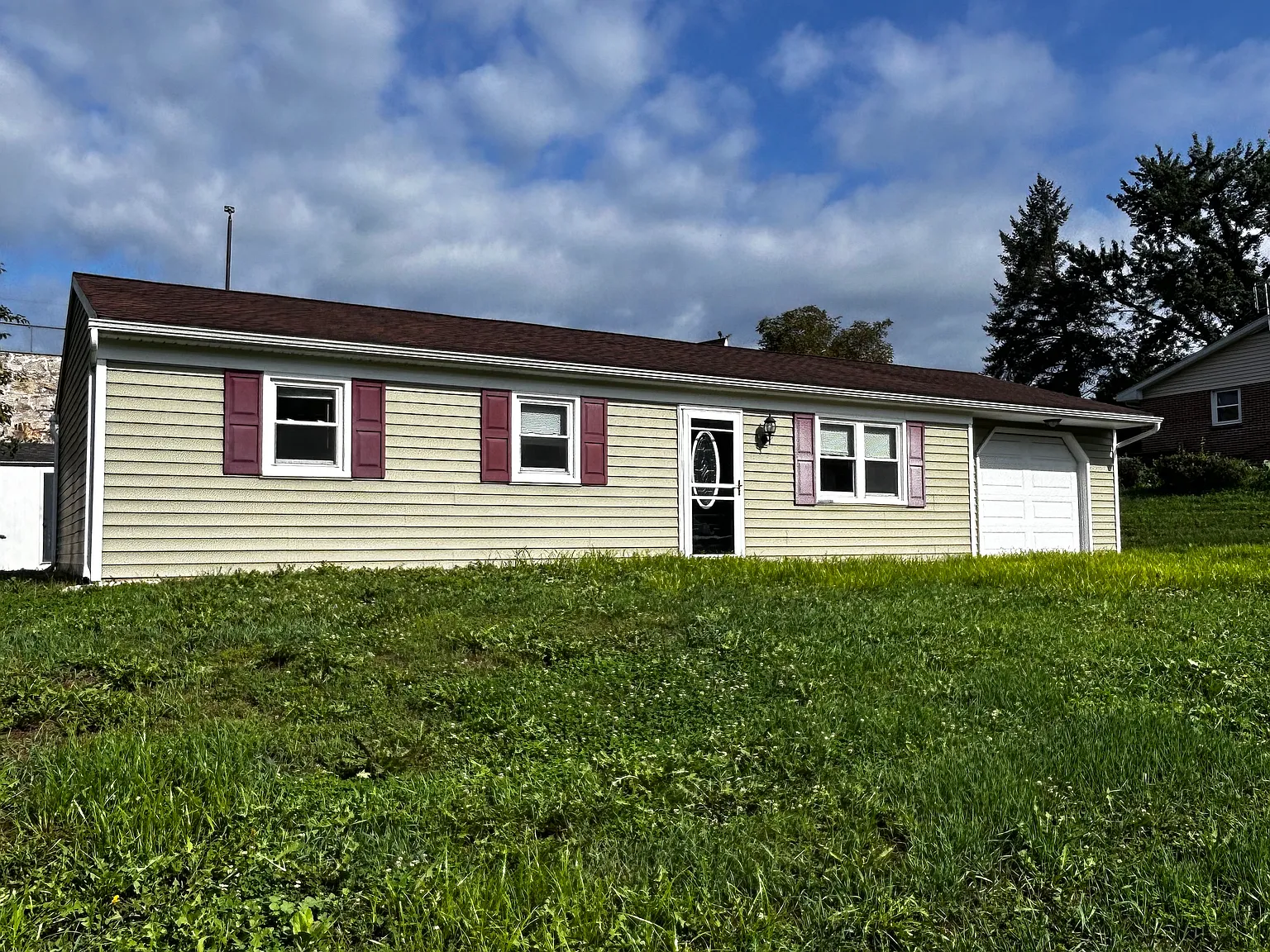 3 bed, 1025 sqft, $1,800 — Photo 2