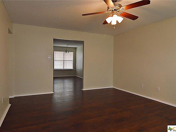3rd image of 407 Eric Dr