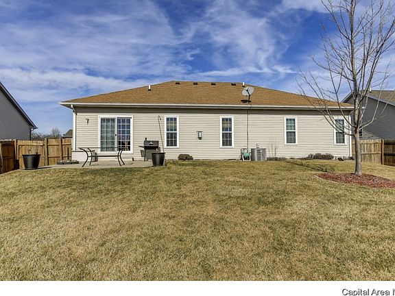3rd image of 704 Goldenrod Dr