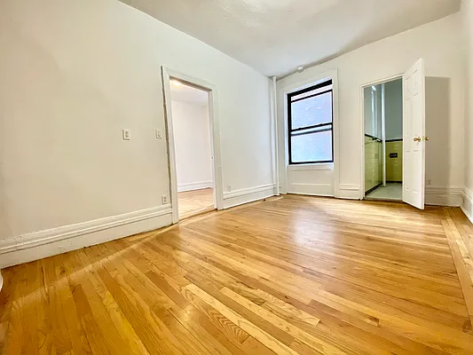 Rented by Bohemia Realty Group | media 31