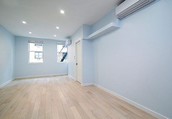 2nd image of 52 Ludlow St APT 2A