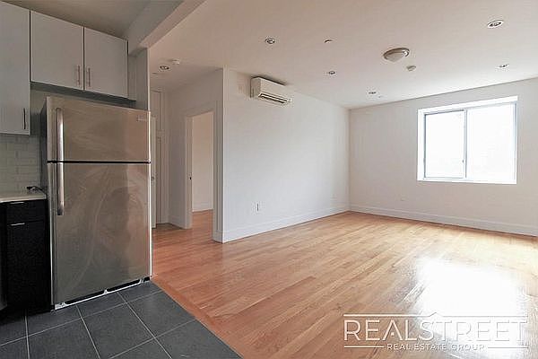 1st image of 90-02 Queens Blvd #625
