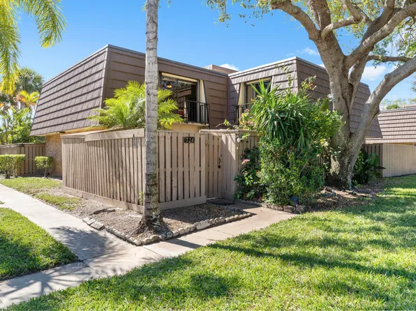 724 7th Court, Palm Beach Gardens, FL 33410