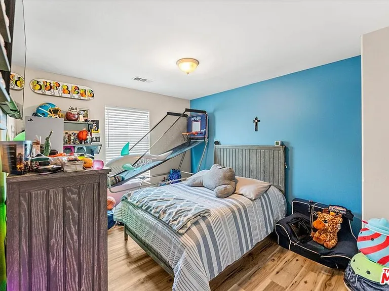 3653 W Medici Ln — Photo 30