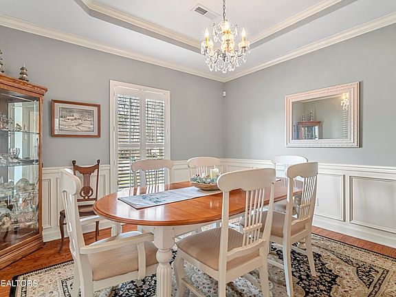 4th image of 1608 Spring Oak Ln