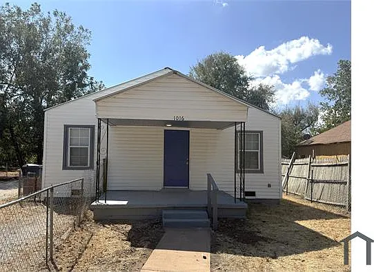 2 bed, 832 sqft, $950 — Photo 2
