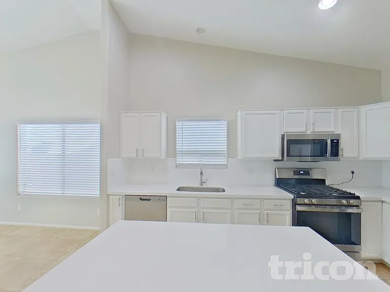40907 W Robbins Dr — Photo 5