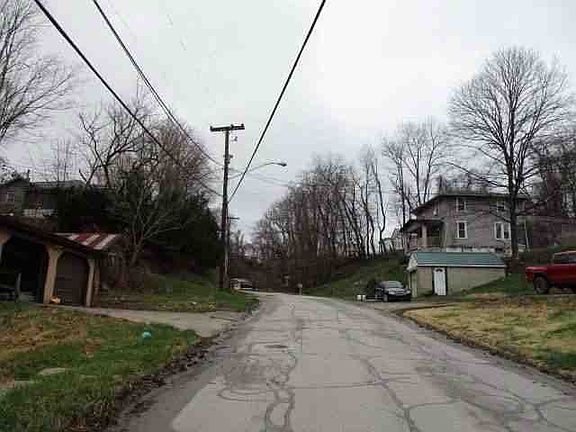 4th image of 553 Dewey Ave