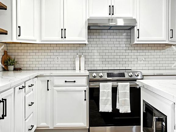 4th image of 1610 Antoine Dr
