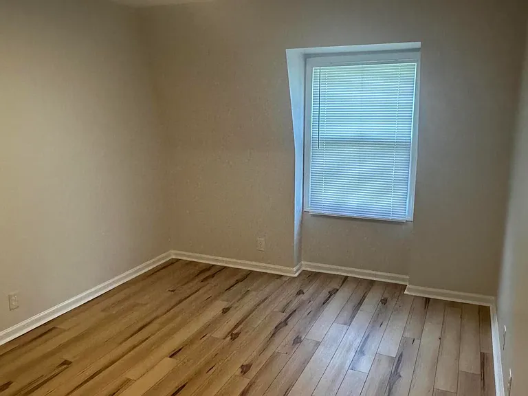 904 Plaza Dr #11 — Photo 18
