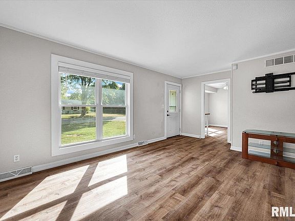 4th image of 513 N Galena Ave